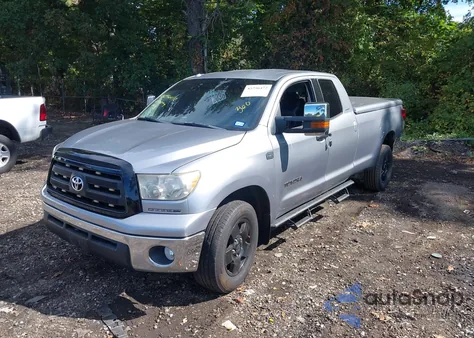 2010 Toyota Tundra Grade 4.6L V8 z USA, uszkodzony, nr VIN 5TFCM5F13AX001022